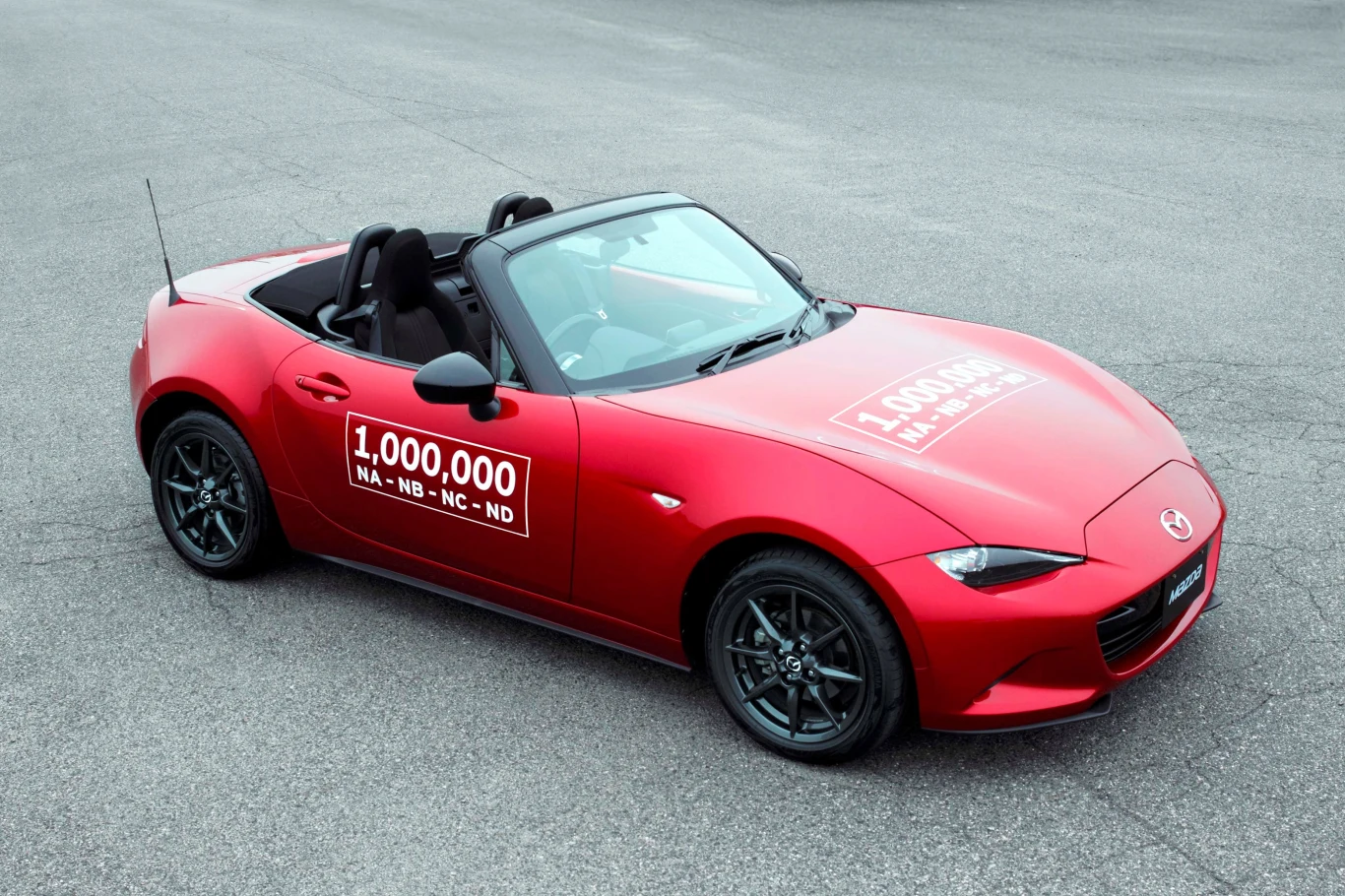 Jubileuszowy egzemplarz Mazdy MX-5 Jubileuszowy egzemplarz Mazdy MX-5
