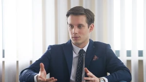 – Chętnie zagrałbym lekarza albo policjanta – przyznaje Michał Mikołajczak. – Mam nadzieję, że takie propozycje jeszcze przede mną