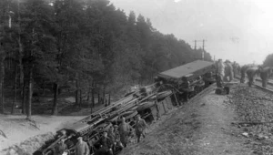 Zdjęcie z miejsca katastrofy pod Starogardem Gdańskim (fot. Zbiory Archiwum Państwowego w Bydgoszczy)