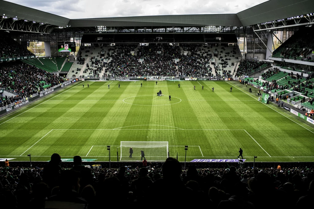 Stadtiom Geoffroy Guichard w Saint-Etienne - jedno z miejsc, w którym będą rozgrywane mecze Euro 2016