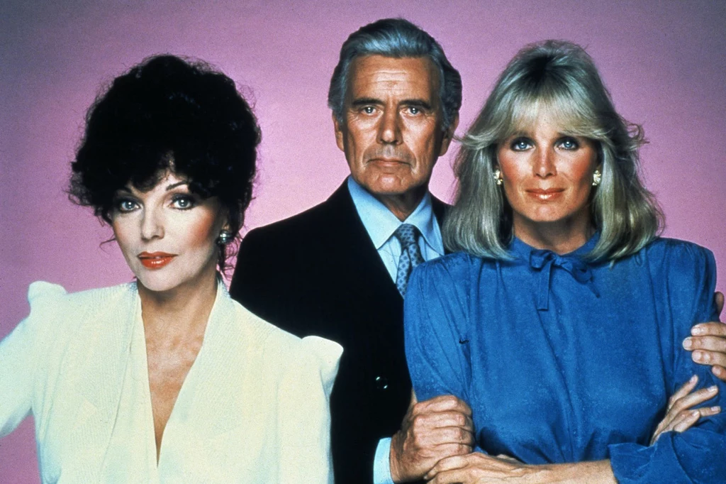 Wierna, uczciwa (i nudnawa) Krystle (Linda Evans), czarny charakter - Alexis (Joan Collins) i Blake Carrington (John Forsythe)  