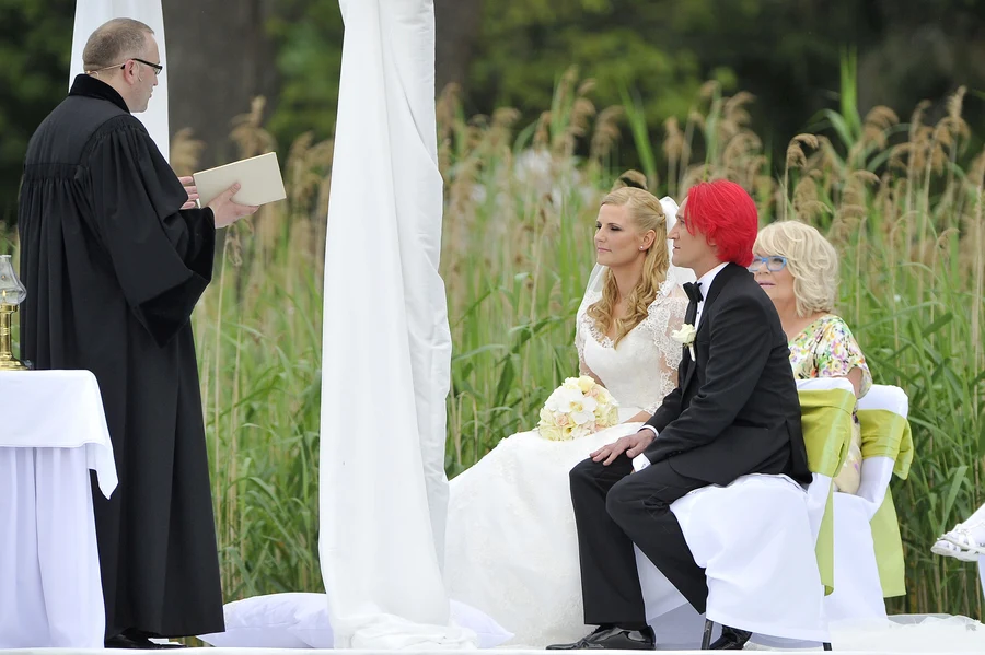 Michał i Dominika podczas ślubu Michał i Dominika podczas ślubu