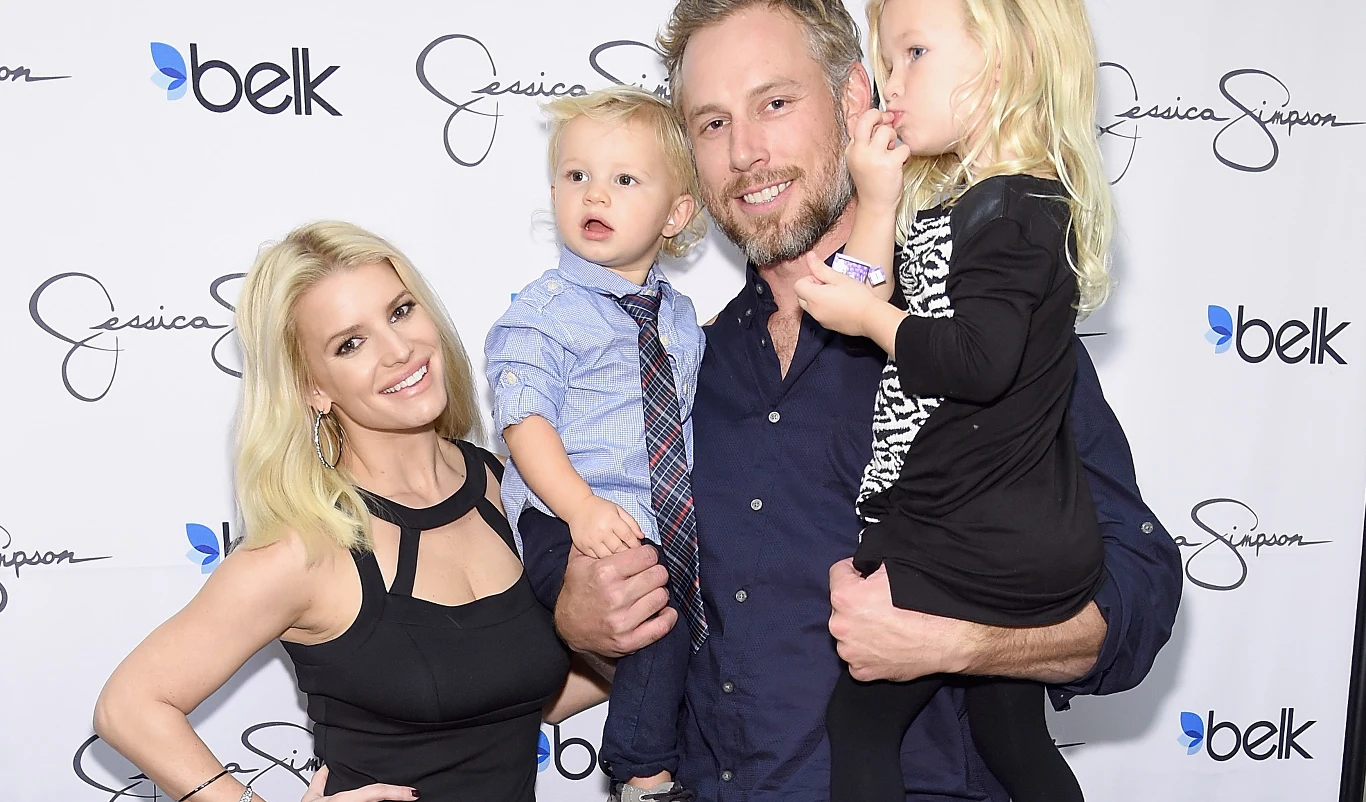 Mąż Jessiki Simpson ponoć zdradził ją z nianią! Mąż Jessiki Simpson ponoć zdradził ją z nianią!