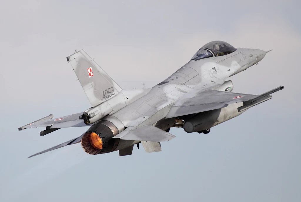F-16 F-16