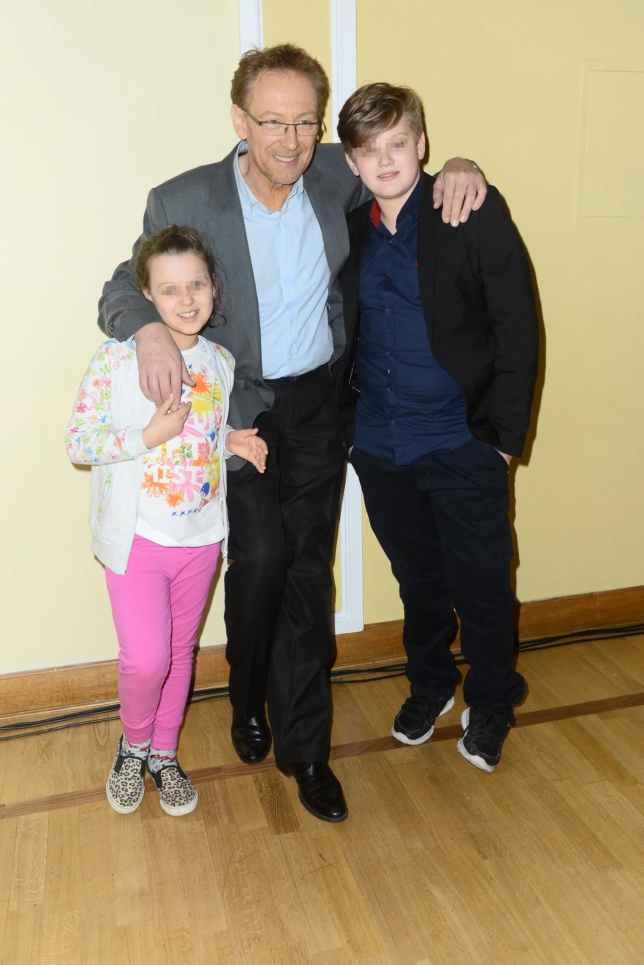 Jacek Borkowski z dziećmi Jacek Borkowski z dziećmi