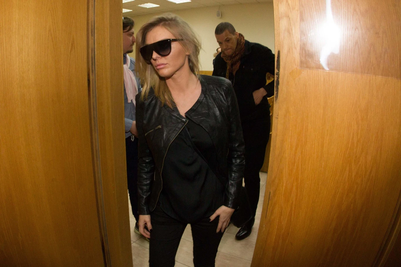 Izabela nie będzie czekała na męża?