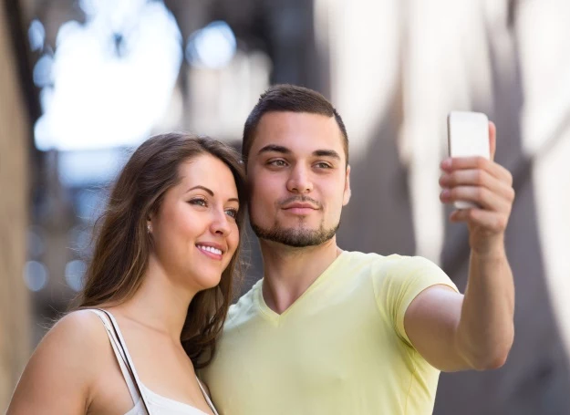Moda na selfie pojawiła się kilka lat temu, zostanie z nami na dłużej?