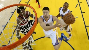 Klay Thompson w akcji podkoszowej