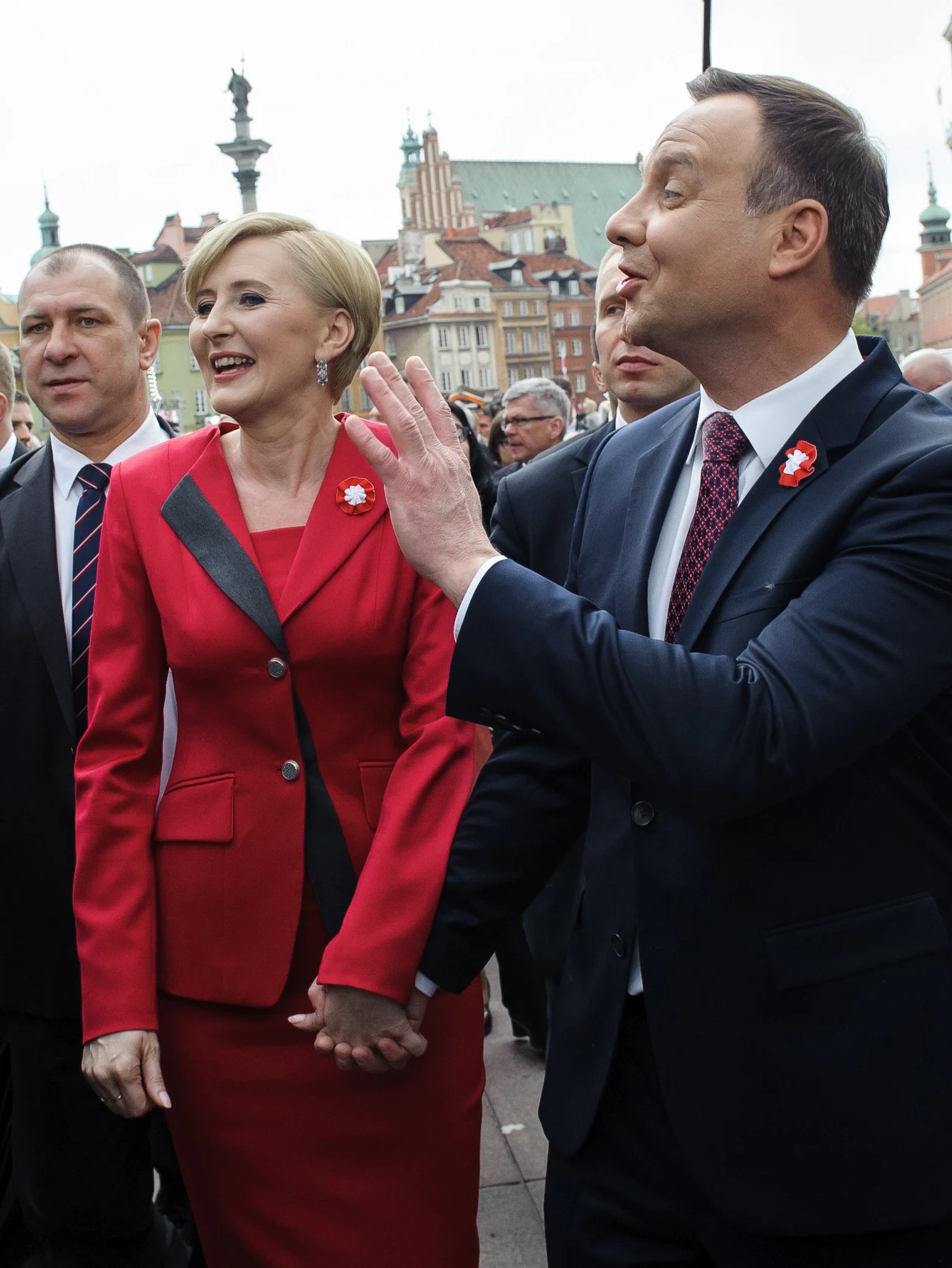 Szczęśliwy prezydent "wszystkich Polaków" z żoną Agatą Kornhauser-Dudą 3 maja. Po kryzysie ani śladu! Szczęśliwy prezydent "wszystkich Polaków" z żoną Agatą Kornhauser-Dudą 3 maja. Po kryzysie ani śladu!