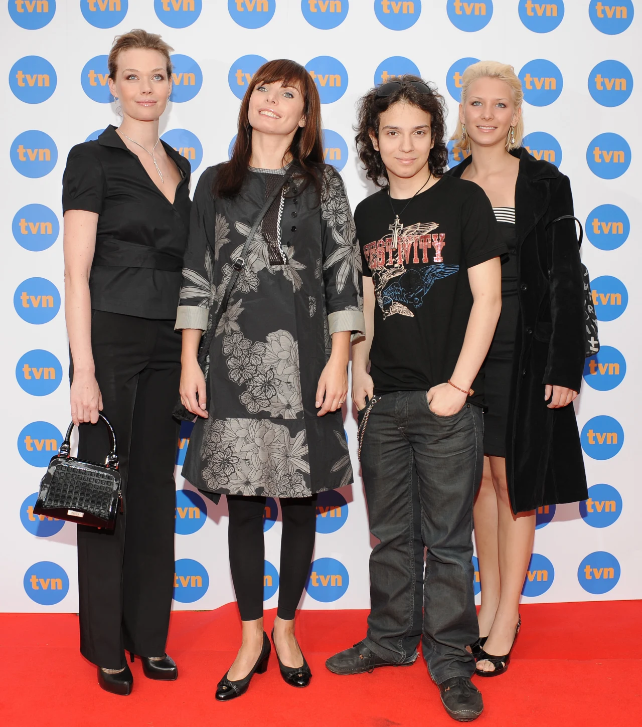 Maria Maciejowska wraz z innymi aktorami z "Niani" Maria Maciejowska wraz z innymi aktorami z "Niani"