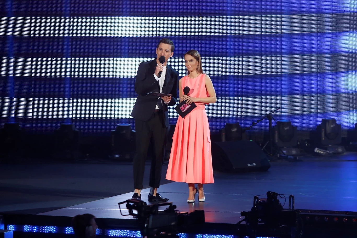 Prowadzący program Maciej Rock i Paulina Sykut-Jeżyna Prowadzący program Maciej Rock i Paulina Sykut-Jeżyna
