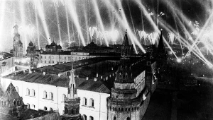 9 maja 1945 r., Plac Czerwony. Moskwa świętuje dzień zwycięstwa