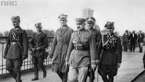  Marszałek Józef Piłsudski w dniu przewrotu majowego na moście Poniatowskiego w Warszawie
