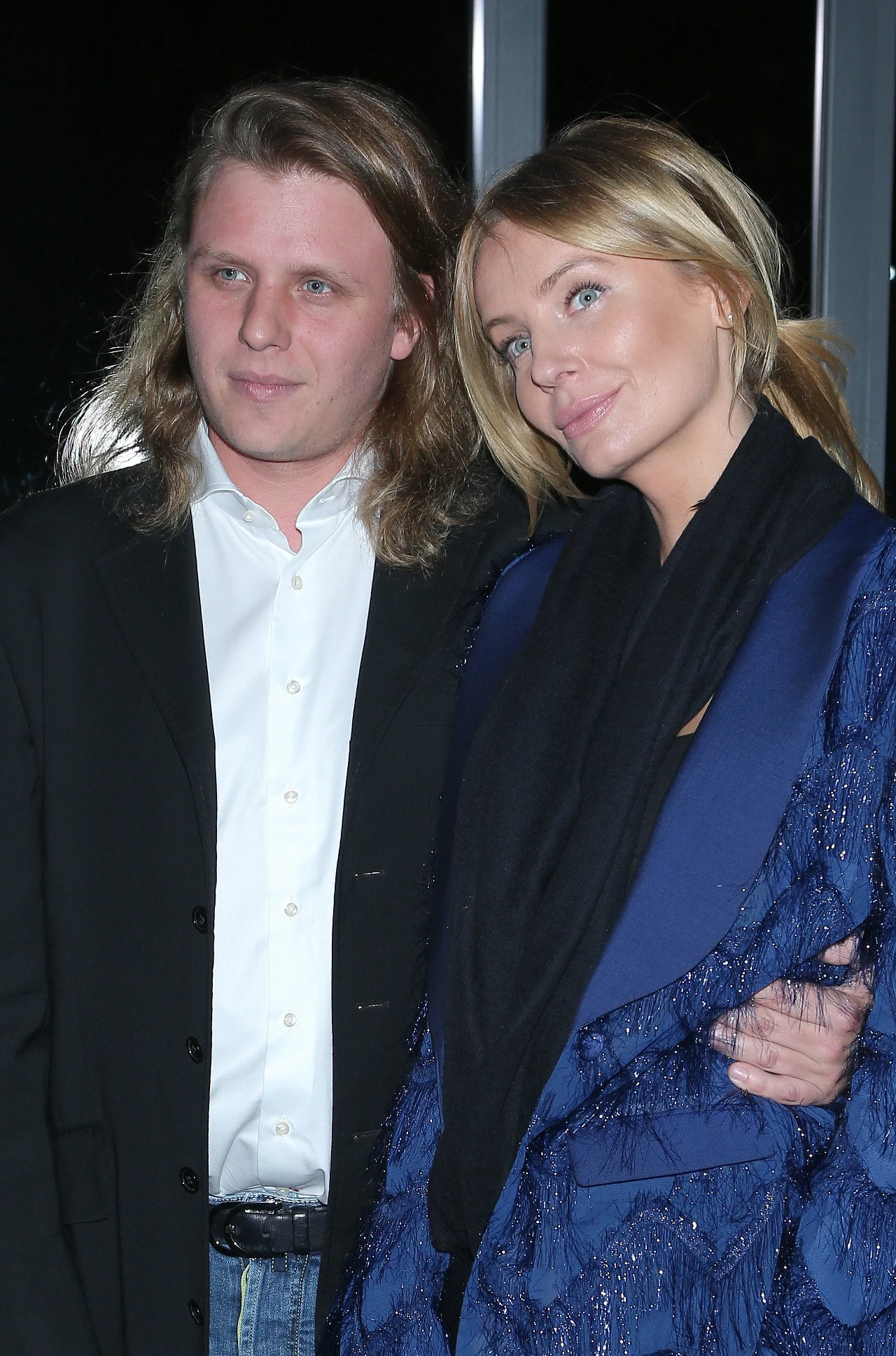 Aga nie będzie się uśmiechać na ślubnych fotografiach? Aga nie będzie się uśmiechać na ślubnych fotografiach?