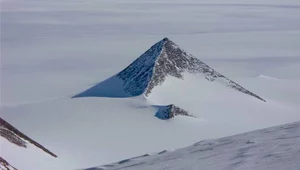 Na Antarktydzie odkryto ogromne struktury podobne do piramid