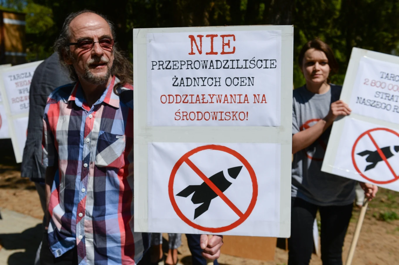 Pikieta przeciwko budowie amerykańskiej bazy obrony przeciwrakietowej na terenie kompleksu wojskowego w Redzikowie