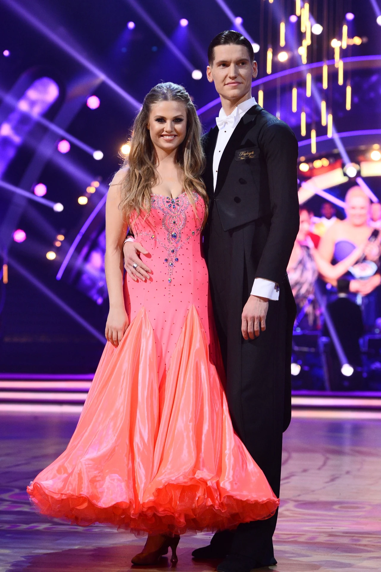 W trzeciej rundzie finaliści zatańczyli wybrany przez siebie taniec. Anna Karczmarczyk i Jacek Jeschke postawili na foxtrota tańczonego w rytm "Piosenki księżycowej", którą specjalnie dla nich zaśpiewała Katarzyna Stankiewicz.