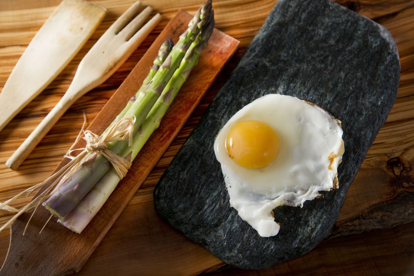 Szparagi i jajko - idealne połączenie