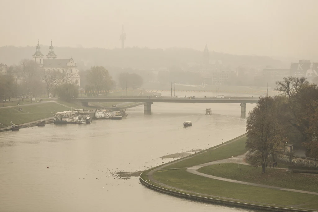 Ze smogiem zmaga się m.in. Kraków. Smog znika, gdy nadchodzi wiosna