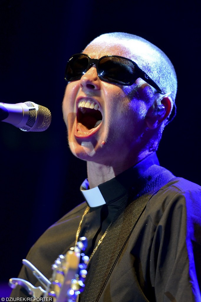 Sinead O'Connor na koncercie we Wrocławiu w czerwcu 2013 r.