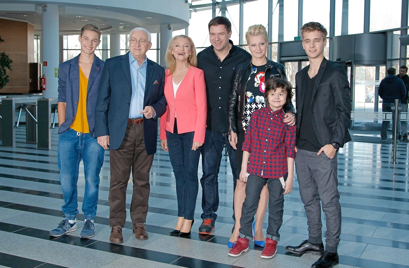 Halina Skoczyńska i aktorzy "rodzinki.pl" Halina Skoczyńska i aktorzy "rodzinki.pl"