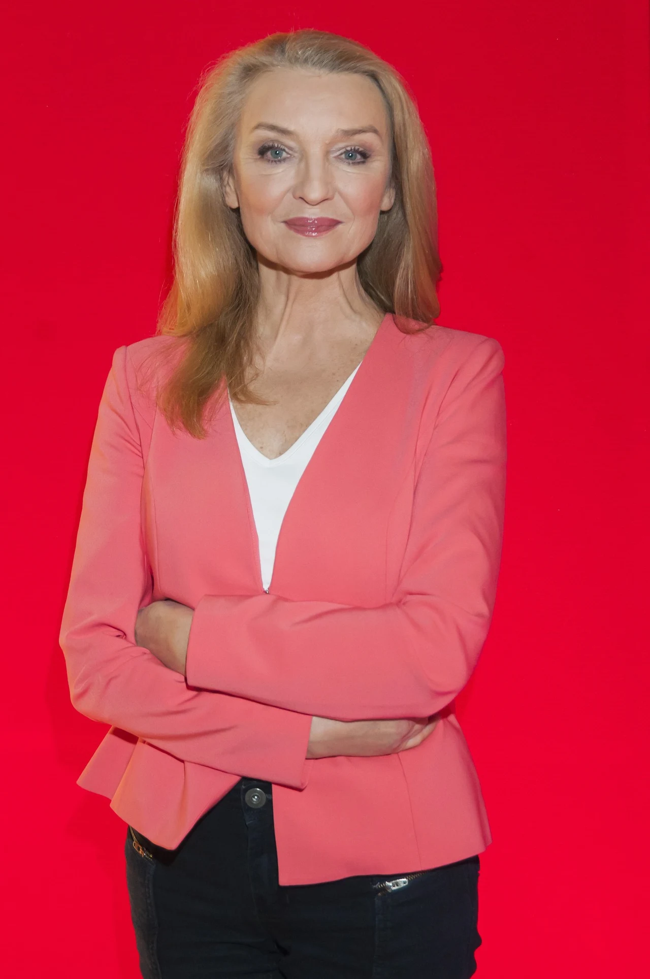 W kinie zadebiutowała w roku 1979 rolą w "Kung-fu".  Oglądaliśmy ją również m.in. w "Barytonie" Janusza Zaorskiego, komedii "Och, Karol" Romana Załuskiego, "Lekcjach pana Kuki" Dariusza Gajewskiego i "Wszystko co kocham" Jacka Borcucha.

Znalazła się też w obsadzie oscarowej "Idy". - Trafiłam z castingu, dziwiąc się, że do tak małej roli są zdjęcia próbne. Kiedy już się tam znalazłam, dziwić się przestałam. Skłamałabym, mówiąc, że przewidziałam Oscara, bo ta nagroda nie kojarzyła mi się z filmem polskim. Moje myśli o sukcesie "Idy" nie poszybowały tak daleko za ocean. Jednak gdy zobaczyłam, jak pracuje Paweł Pawlikowski, nie miałam wątpliwości, że biorę udział w czymś ważnym, co ze wszech miar można nazwać sztuką - mówiła w rozmowie z magazynem "TV14".


 