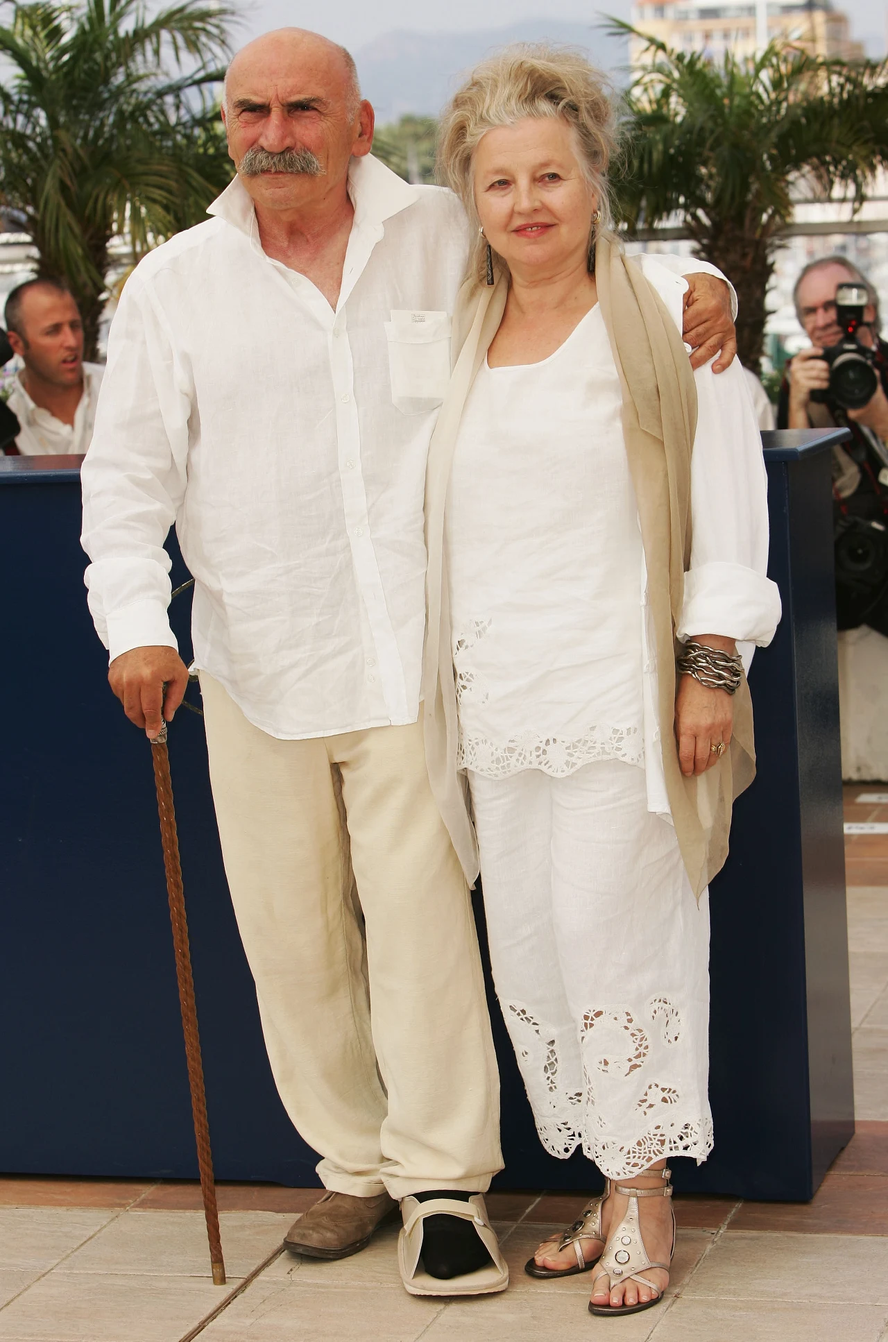 Tuncel Kurtiz z niemiecką aktorką Hanną Schygullą