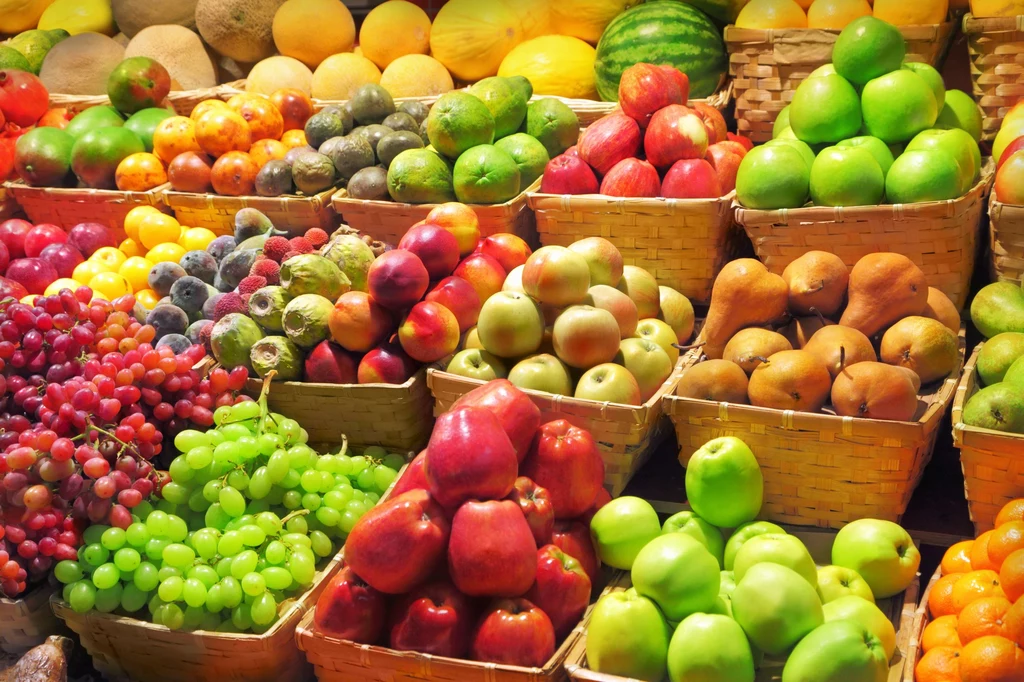 Owoce kupione w sklepie czy na bazarku spełniają normy jakości obowiązujące dla żywności dla dorosłych, ale niekoniecznie są dla bezpieczne dla dzieci