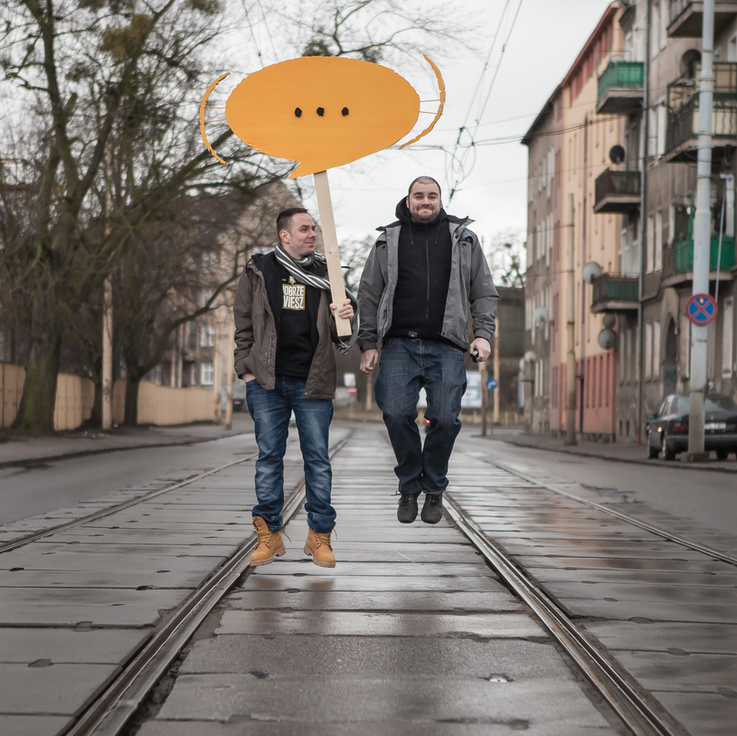 "Natomiast nasze rzeczy niespecjalnie dobrze wyglądają w telewizji publicznej na tych scenach, w takim blichtrze dużej telewizji" - Łona i Webber o potencjalnym występie na Festiwalu w Opolu