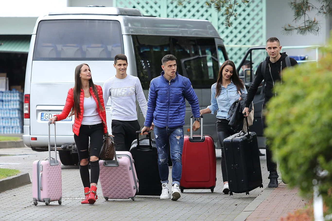 Mariusz Stępiński, Bartosz Kapustka, Artur Jędrzejczyk z dziewczynami