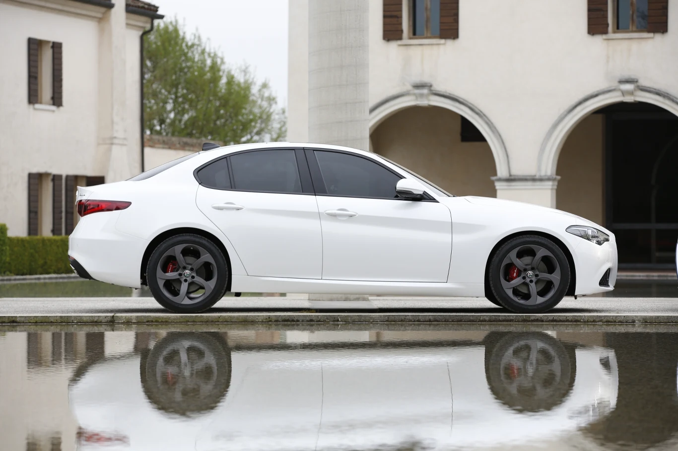 Alfa Romeo Giulia Alfa Romeo Giulia