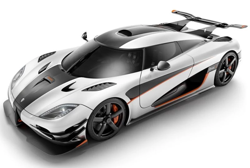 Koenigsegg chce zaszokować nowym silnikiem