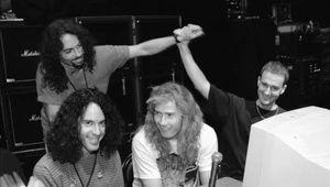 Nick Menza (stoi pierwszy z lewej) w składzie Megadeth w 1997 r.