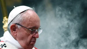 „Innymi słowy: nie może być rodziny bez domu, uchodźcy, któremu odmawia się gościny (...)” - wyjaśnił Franciszek