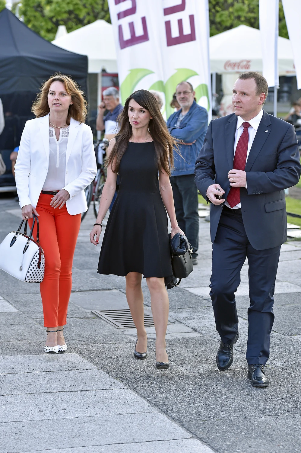 Kaczyńska i Kurski z aktorką grającą główną rolę w filmie "Smoleńsk" Kaczyńska i Kurski z aktorką grającą główną rolę w filmie "Smoleńsk"