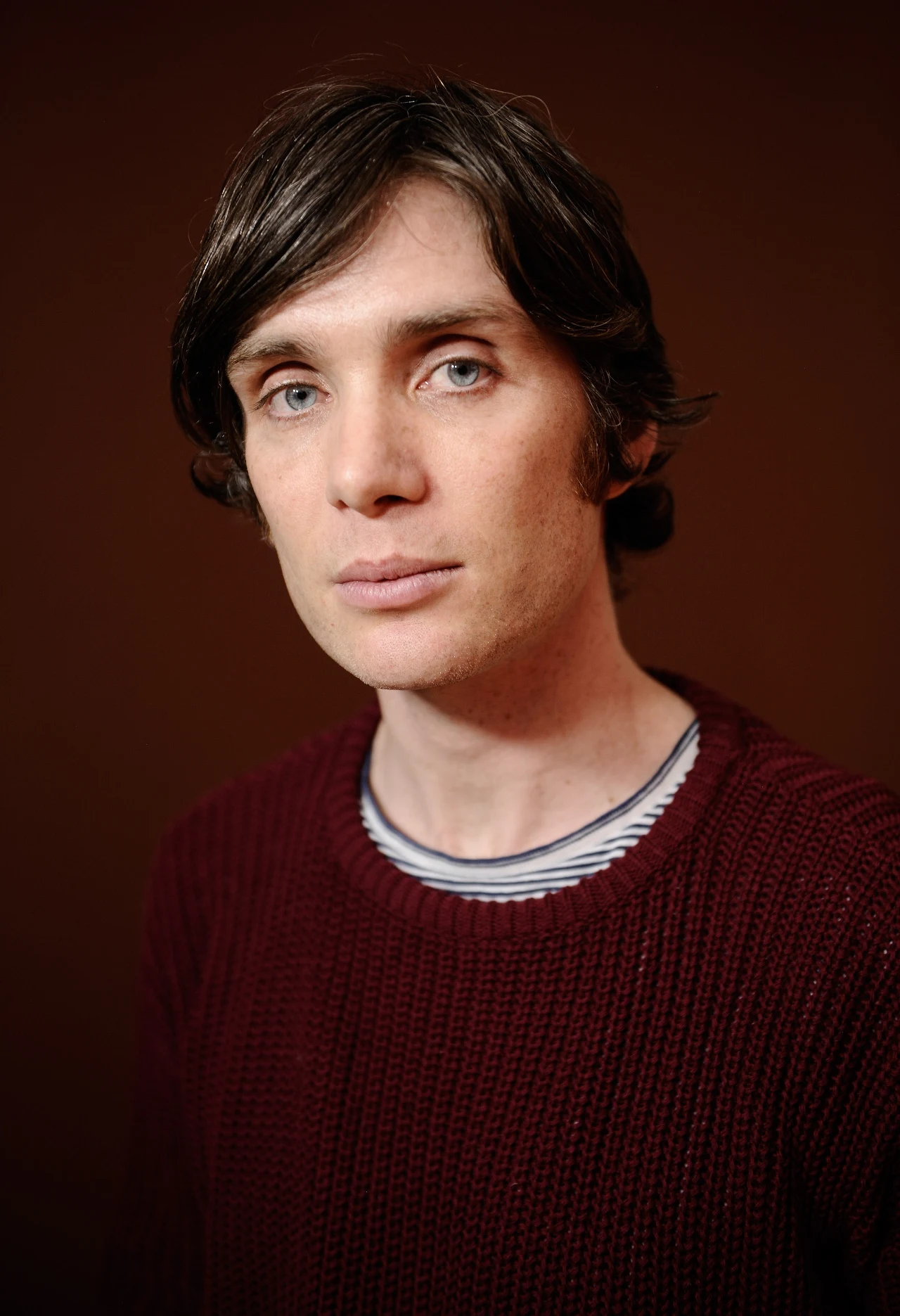 Irlandzki aktor Cillian Murphy obchodzi w środę, 25 maja, 40. urodziny.

W 1996 roku zadebiutował na profesjonalnej scenie Triskel Theatre we wstrząsającej sztuce Endy Walsh „Disco Pigs” i zebrał znakomite recenzje, dzięki którym zaczął grać w filmach. 