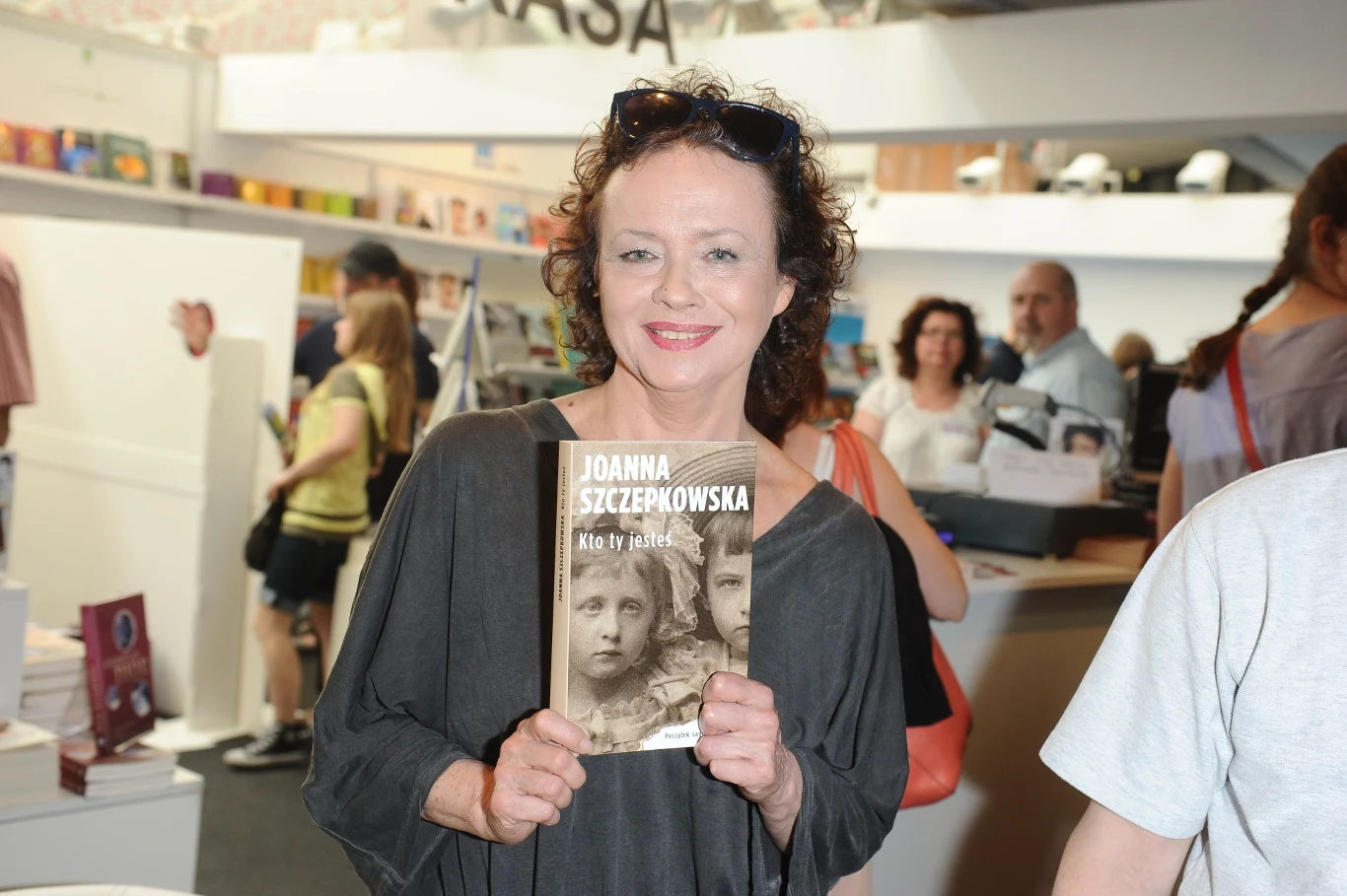 Szczepkowska spisała historię swoich dziadków w książce "Kto ty jesteś" Szczepkowska spisała historię swoich dziadków w książce "Kto ty jesteś"