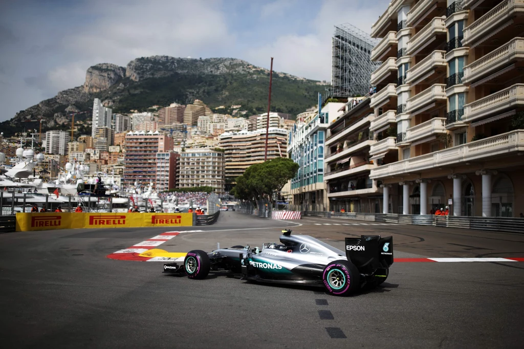 Hamilton na treningu w Monte Carlo