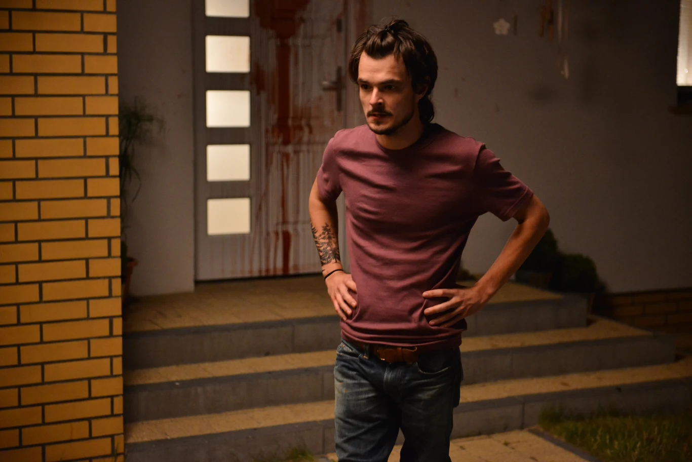 W filmie Anny Kazejak "Obietnica" Ogrodnik występował już w charakterze mentora. Główne role w obrazie zagrali bowiem debiutujący: Eliza Rycembel i Mateusz Więcławek.

- Nadchodzi nowe, piekielnie zdolne pokolenie! Możliwość oglądania tych młodych ludzi w akcji była dla mnie szokiem i uświadomiła mi moje własne ograniczenia. Przyszłość należy do nich - mówił aktor.

 