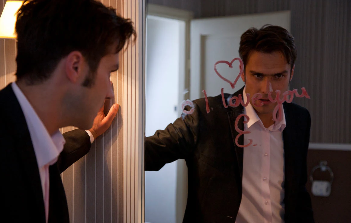 Polski dystrybutor reklamuje 'Kobiety bez wstydu" jako "polską odpowiedź na komedie Woody’ego Allena".