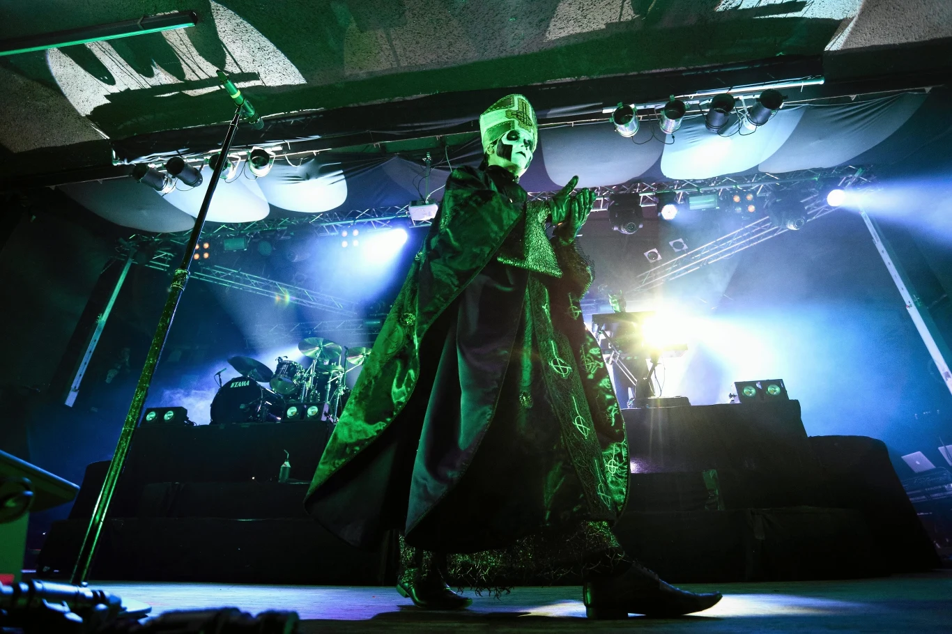 Album "Meliora" zapowiadał opublikowany pod koniec maja 2015 r. singel "Cirice", do którego nakręcono wyjątkowy klip.