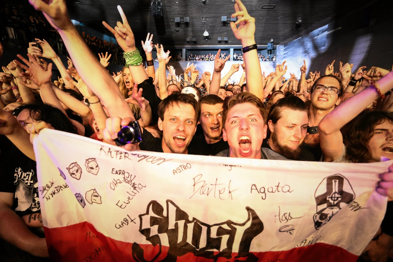 Polscy fani przyjęli Ghost niezwykle gorąco.