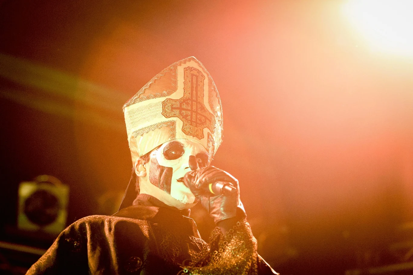 Na płycie "Meliora" w roli wokalisty Ghost zadebiutował Papa Emeritus III (na każdej płycie śpiewał inny Papa Emeritus; za każdym razem pojawia się młodsze wcielenie "anty-papieża").