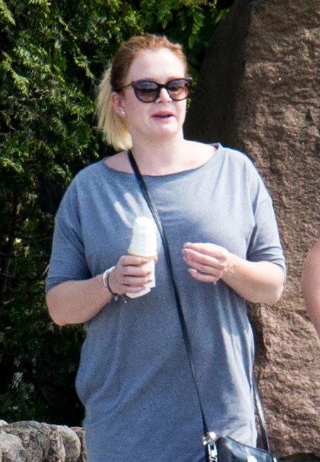 Daria Widawska na spacerze z mężem Michałem i synem Brunem Daria Widawska na spacerze z mężem Michałem i synem Brunem