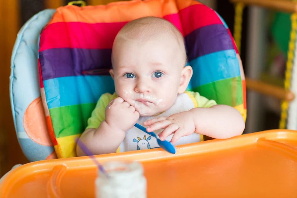 Zanim zaczniemy urozmaicać dietę, nasza pociecha musi nabyć umiejętności niezbędne do ich spożywania Zanim zaczniemy urozmaicać dietę, nasza pociecha musi nabyć umiejętności niezbędne do ich spożywania
