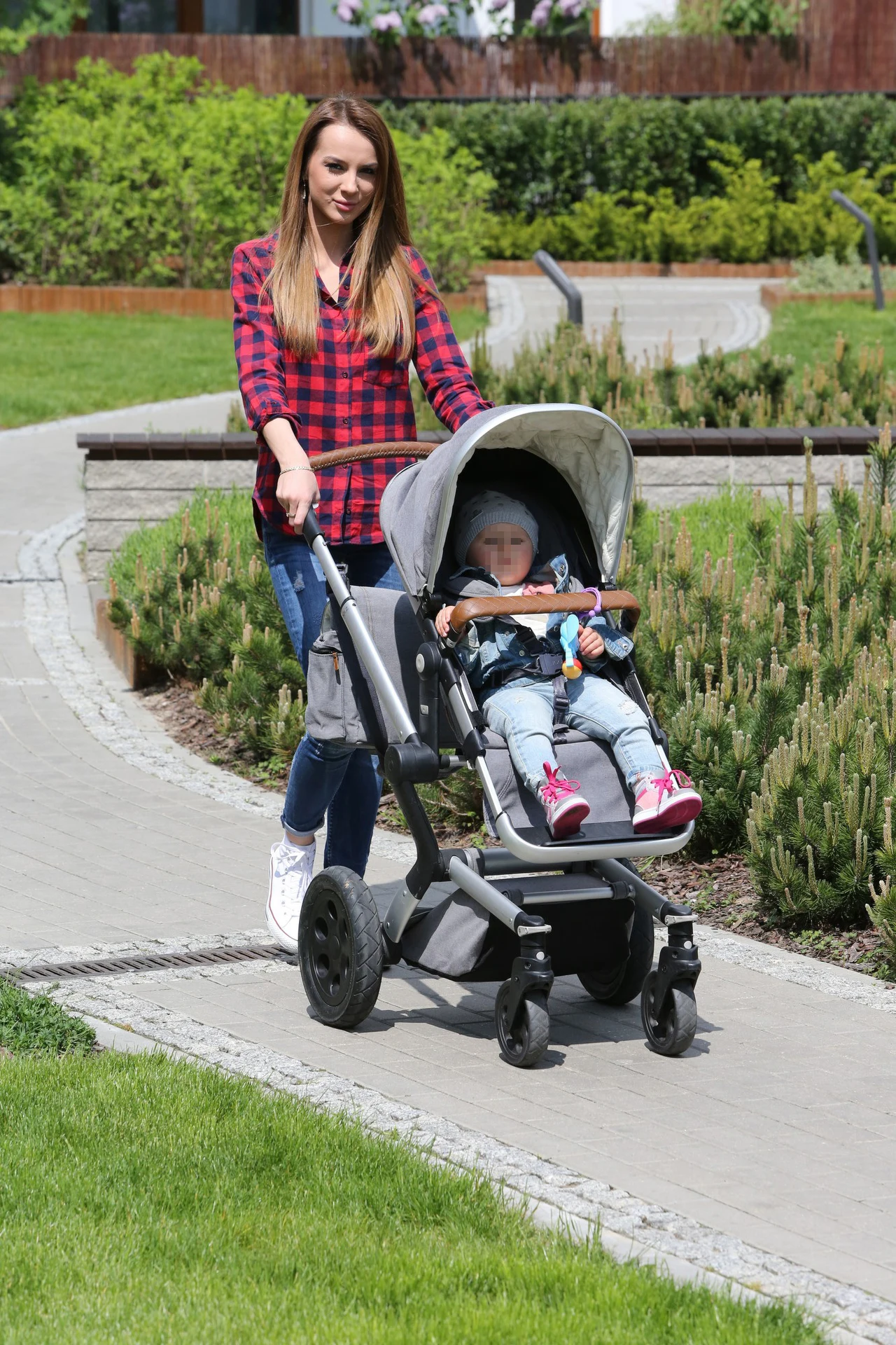 Magdalena Radomska z córką Zuzią Magdalena Radomska z córką Zuzią