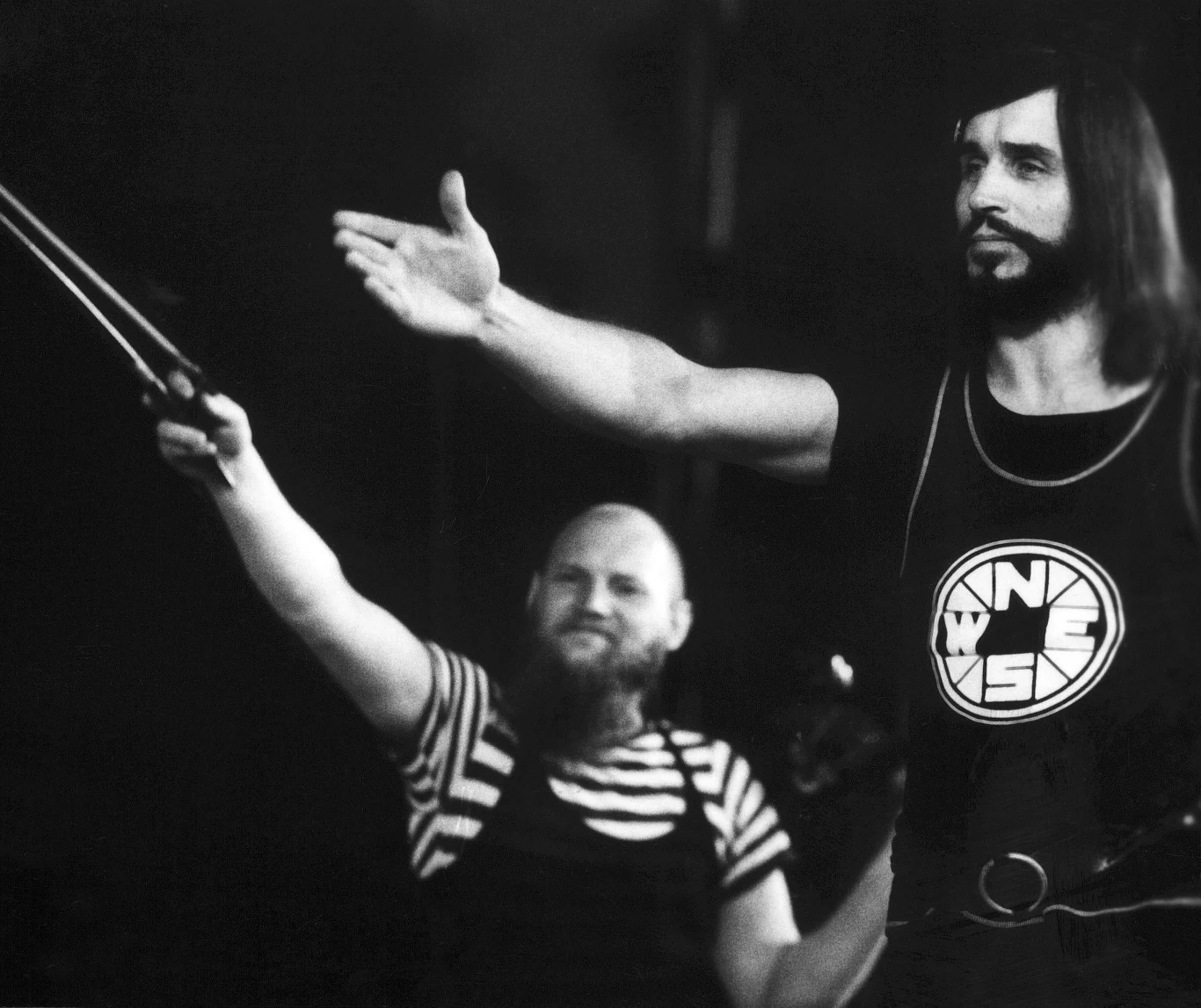 Grupa Niemen to awangardowy, łączący progresywnego rocka i jazz rocka zespół działający w latach 1971-73. U boku Czesława Niemena występowali m.in. Helmut Nadolski (w tle), Józef Skrzek, Apostolis Anthimos i Jerzy Piotrowski, którzy później weszli w skład SBB.