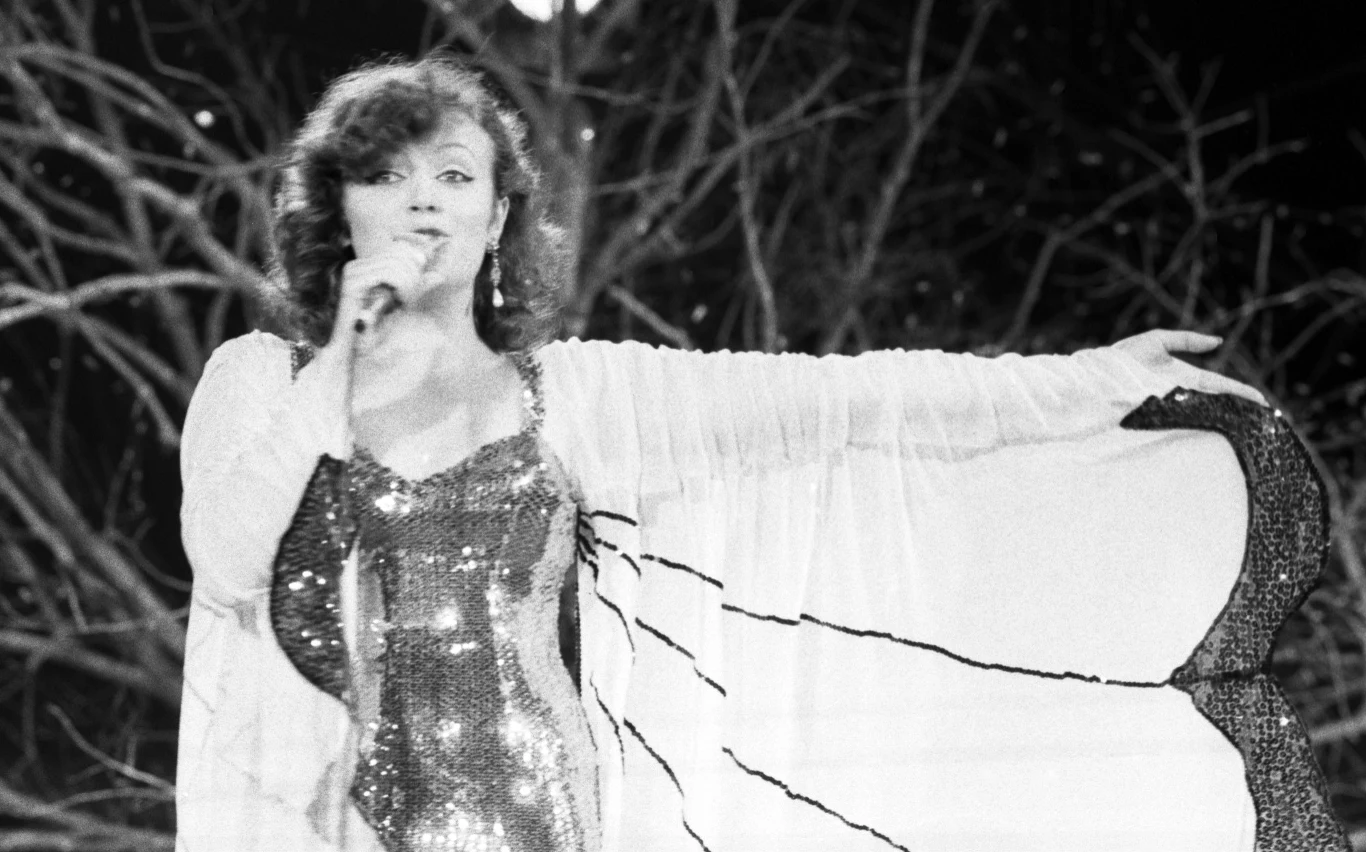 Hanna Banaszak w 1984 r. występowała dwukrotnie podczas Koncertu Gwiazd - z piosenkami "Vie Privee" i w duecie ze Zbigniewem Wodeckim ("Lubię wracać tam gdzie byłem").