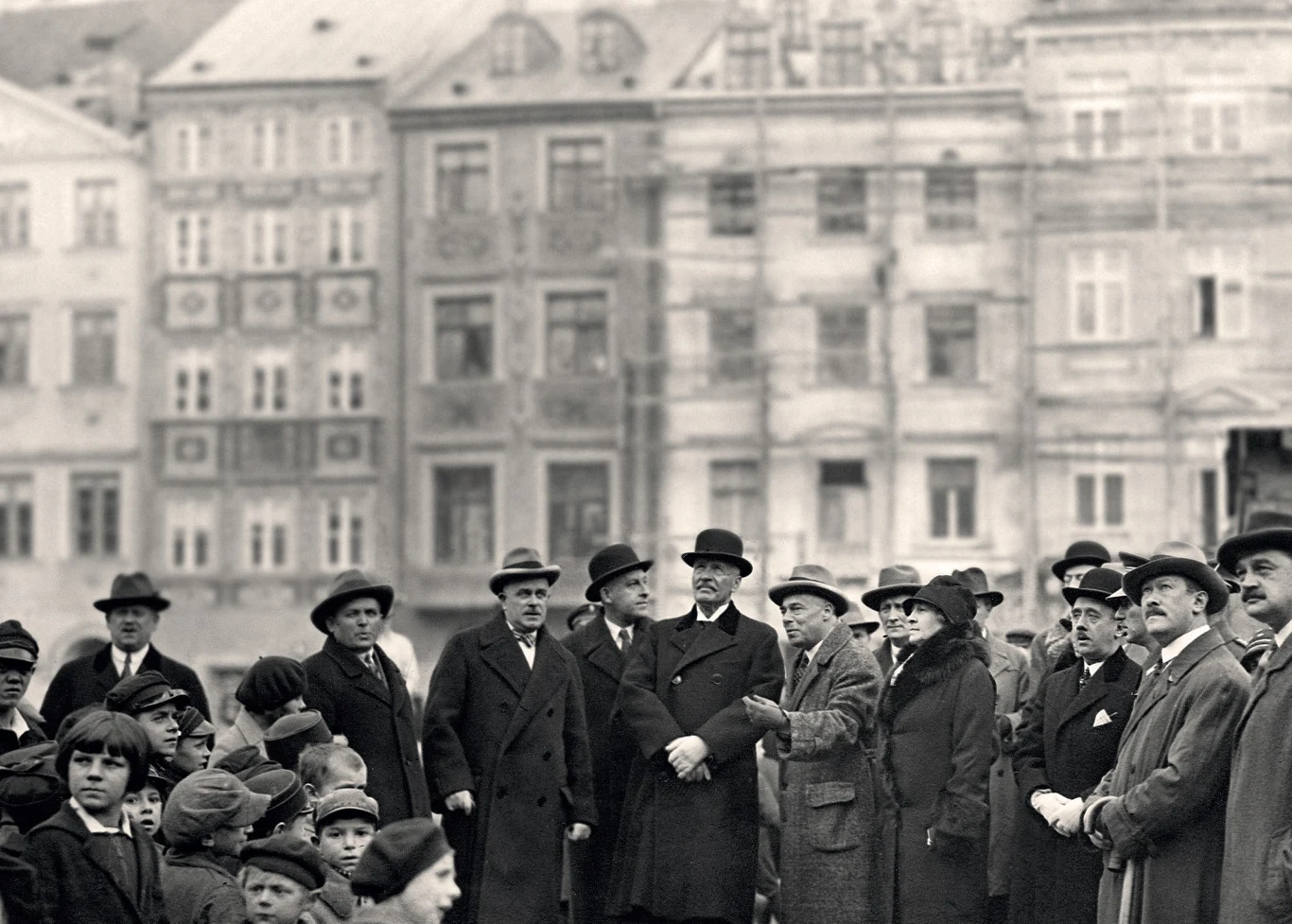 Wizyta Ignacego Mościckiego podczas renowacji na Rynku Starego Miasta, 1928