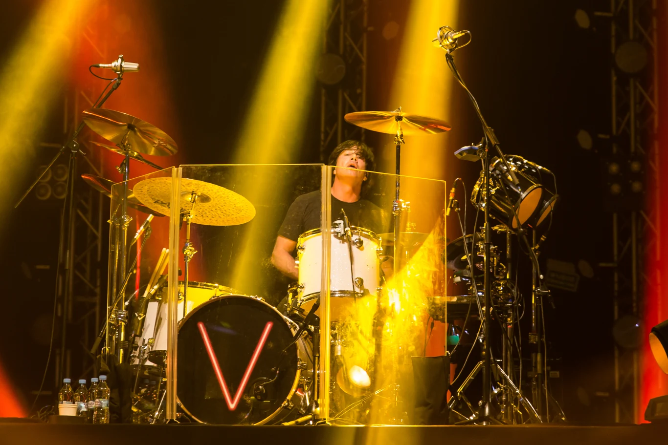 Perkusista Matt Flynn.